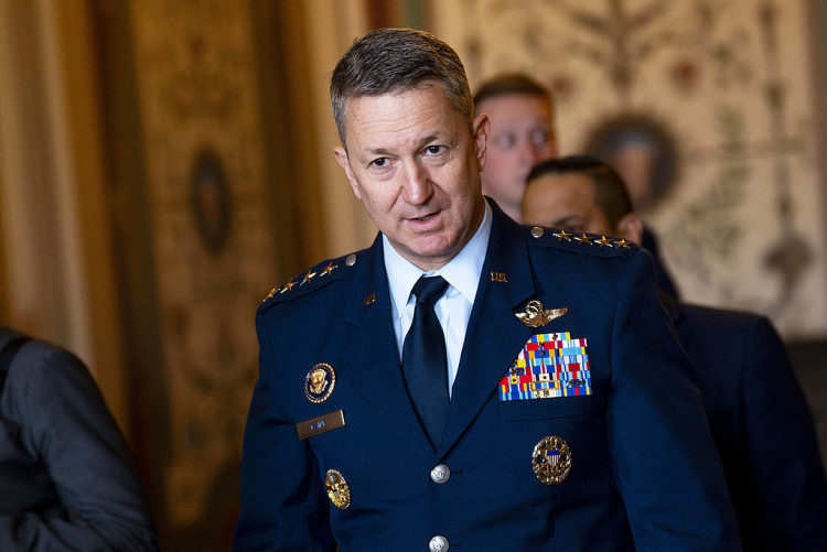 美将领：2月27日15时38分收到特朗普最终对伊军事行动指令