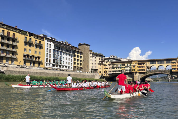 成都世运会 | 龙舟首战世运，中华传统体育尽展“国际范儿”
