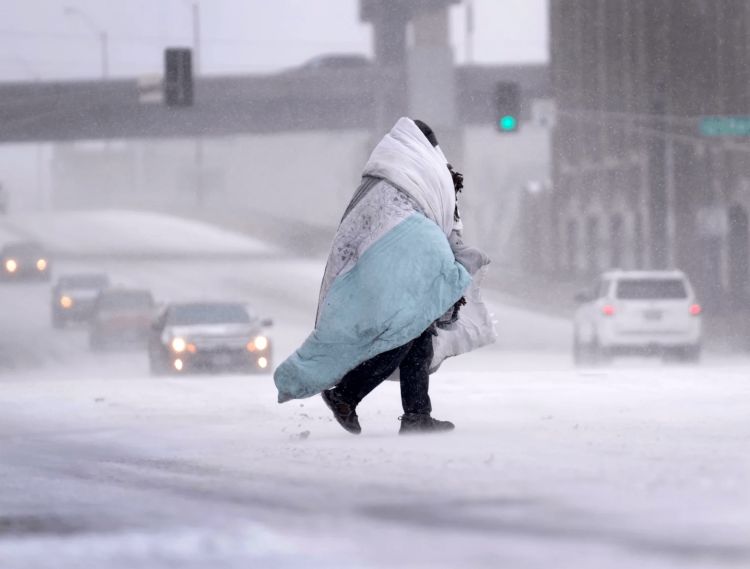 美国多地遭冬季风暴席卷 预计将影响超4000万人