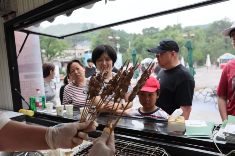 刷屏啦！央媒京媒竞相报道银川特色农商旅产品进京俏销_fororder_截屏2025-06-03 14.25.58
