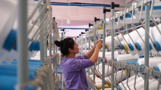 安徽五河：纺织出口企业赶制订单 冲刺首季“开门红”