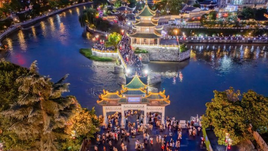 人气旺 文旅热 消费兴——中国暑期经济“热”力四射