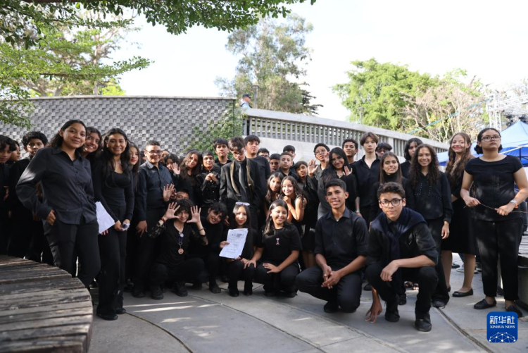 记者手记丨希望的旋律——洪都拉斯少年歌唱洪中友好