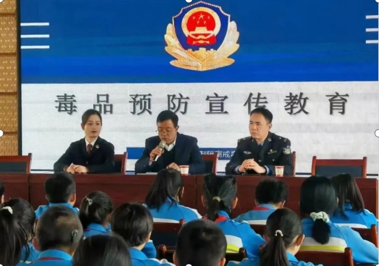 兰州市榆中县检察院开展法治进校园主题宣讲活动_fororder_1