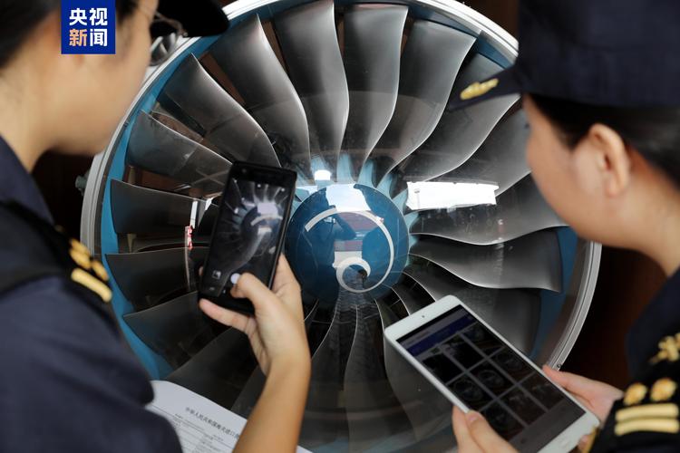 第十五届中国航展首批境外参展飞机模型抵达珠海