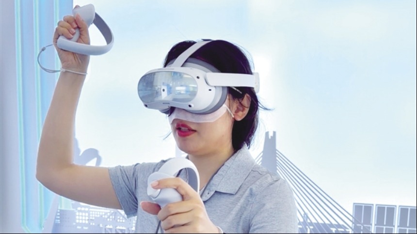 琼海城市展 戴上VR眼镜