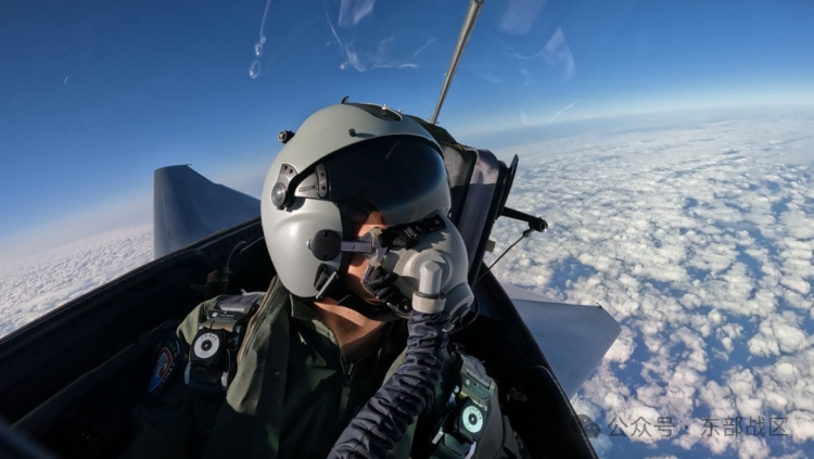 东部战区空军某部开展实战化训练 锤炼官兵胜战本领