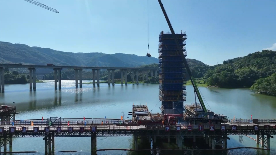 中秋国庆“不打烊”！西部陆海新通道建设热潮涌