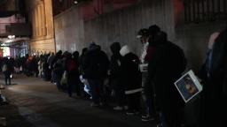 列国鉴丨记者观察：圣诞灯光下的美国“K型”经济裂痕