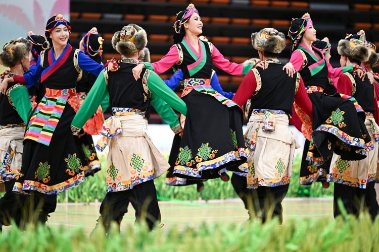 【央广时评】同奏民族团结共筑中国梦的华彩乐章
