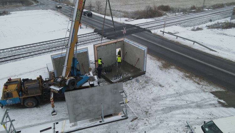 新春走基层丨让当地民众出行更便利 中方建设者期待匈塞铁路匈牙利段早日开通