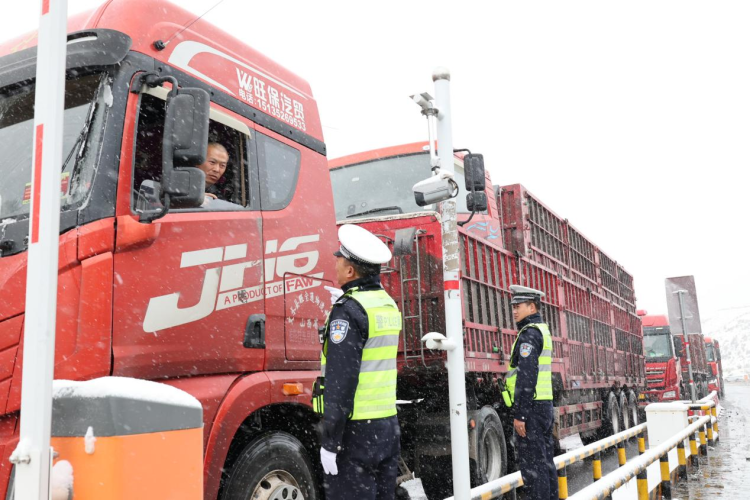 风雪高原的忠诚守护者——张掖市民乐县公安局扁都口公安检查站民警黄启元_fororder_图片3