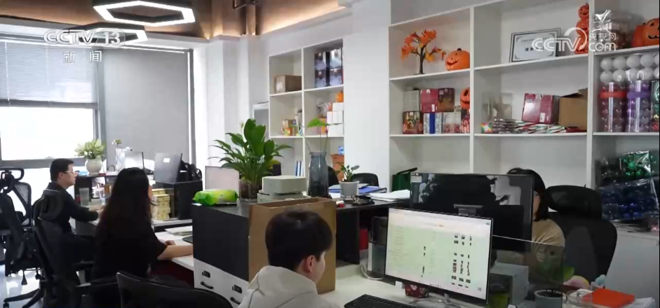 “小”包裹映照经济“大”棋局 我国快递业“跑”出发展加速度