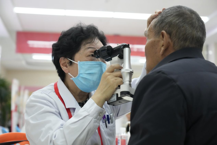 “江苏曼巴”在高原：重点病种精准帮扶 打通医疗服务最后一公里