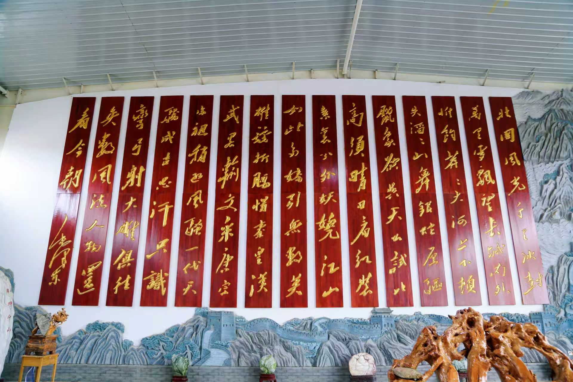 “丝路IP 机遇中国”| 外国网红沉浸式感受金川刻字非遗魅力_fororder_1