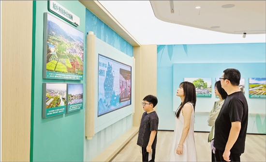 把绿水青山建得更美，把金山银山做得更大_fororder_zjrb2025081200001v01b006