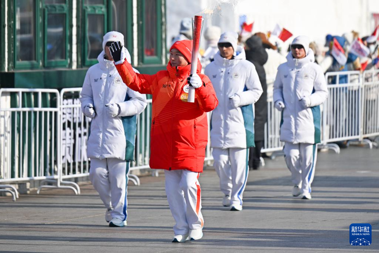 第九届亚冬会火炬传递活动在哈尔滨举行