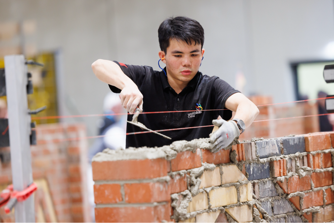 伍远州：从世界冠军到金牌教练 诠释职教工匠精神_fororder_图片2