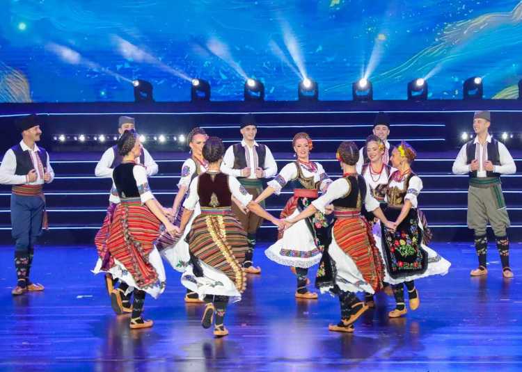 边走边看 | 当塞尔维亚舞步遇上岭南醒狮 13国艺术天团亮相广东