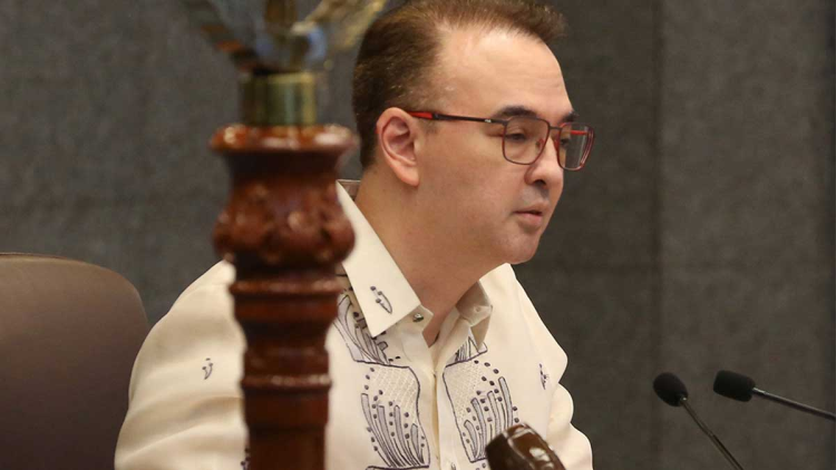 卡耶塔诺否认其被罢免菲律宾参议长职务