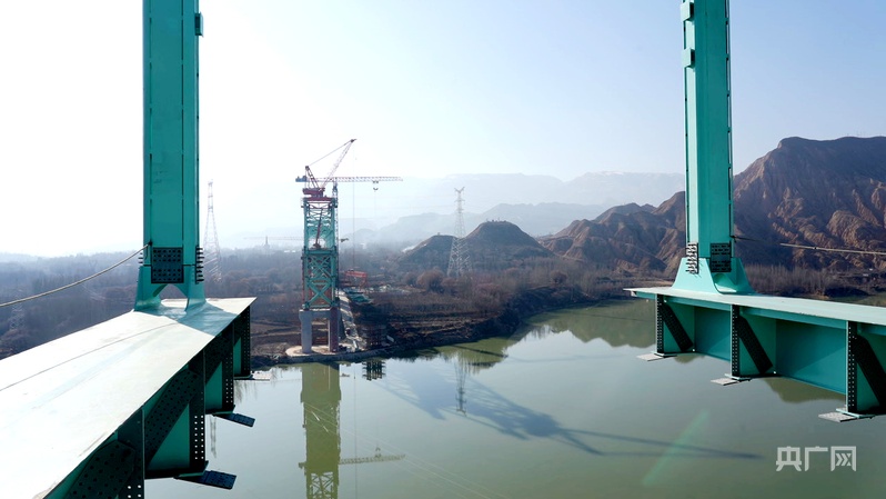 高质量发展看中国丨小螺栓大作为 探访我国第一座跨黄河铁路钢珩拱桥