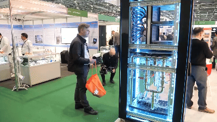 听鉴世界 | 不止是写诗和画图 业界关注人工智能技术落地与投资回报