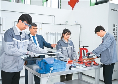 外媒聚焦第二届中国—中亚峰会及中国—中亚机制积极影响——睦邻友好之道 发展共赢之路（国际论道）
