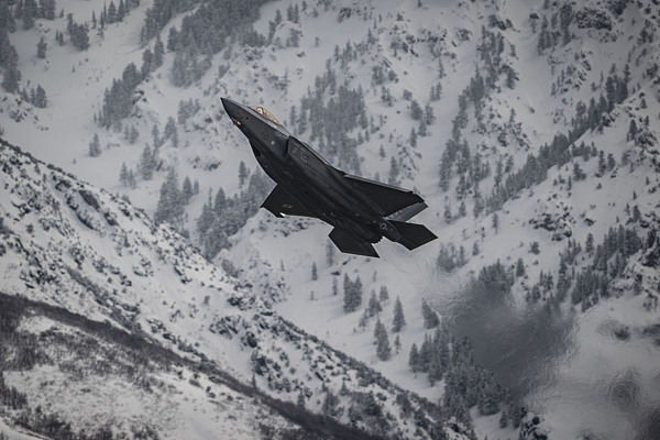 以军最先进的F-35战斗机 躲过了伊朗的导弹袭击？