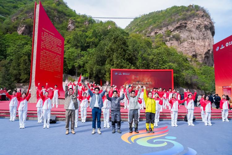 时政微观察丨“跑好历史的接力棒”
