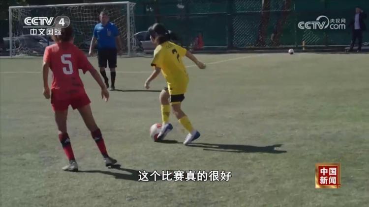 中巴青少年足球队在里约举行友谊赛