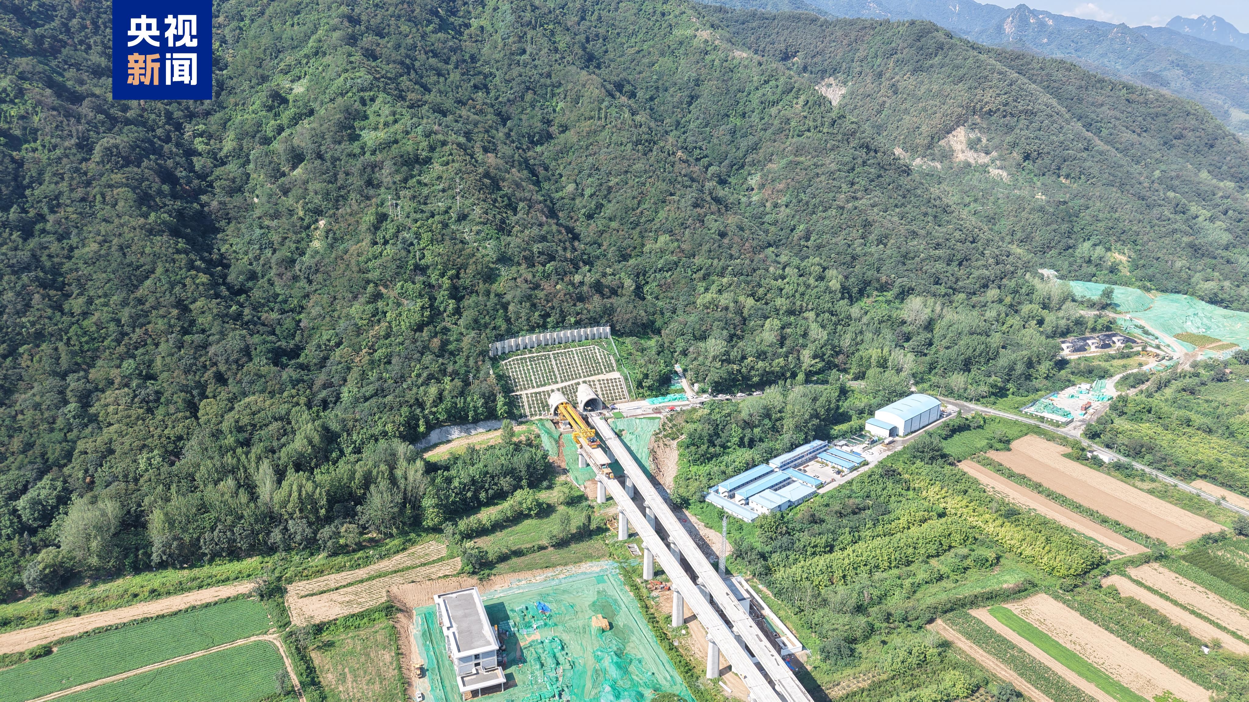 西康高铁全线桥梁架设完成