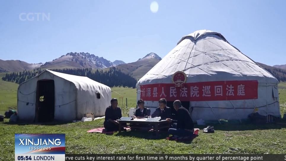 沙漠变“蓝海”！《天山新动脉》看新疆七十年沧桑巨变