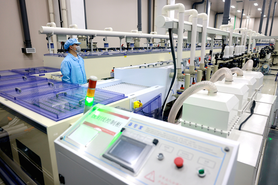 聚焦高质量发展丨安徽蚌埠：逐梦新材料 智造新未来_fororder_202512025fae46d7caac4949b88b10880845c992_202512028e5da2958f904ff68ebb0e7a1db442bb