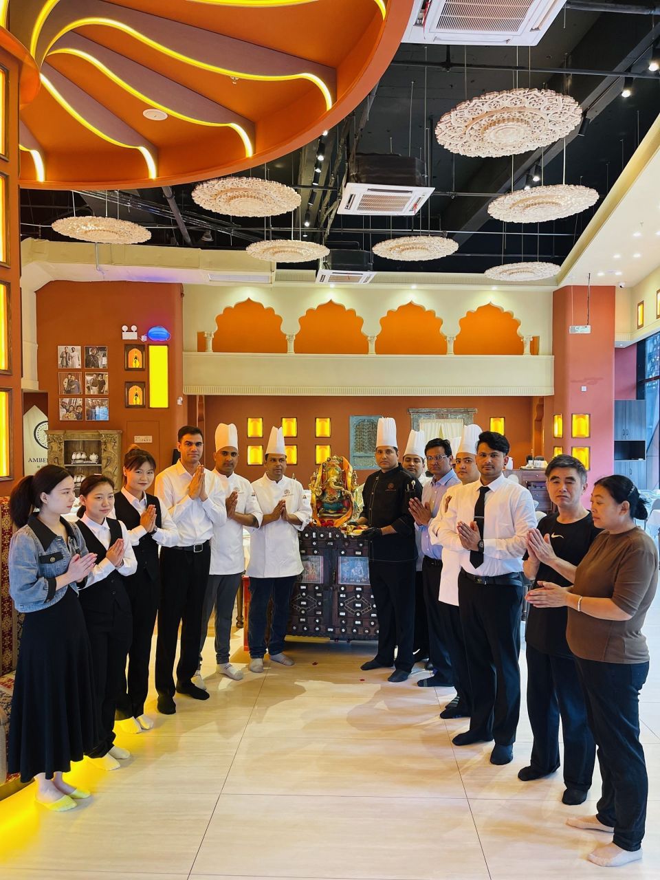 资讯有故事｜印度人德福在中国：从服务员到餐饮企业家