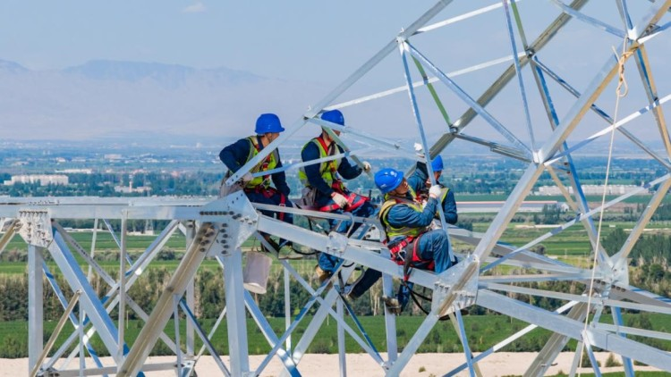 First Steel Tower Successfully Assembled for Zhangye Power Plant 750kV Transmission Project in Gansu_fororder_图片3