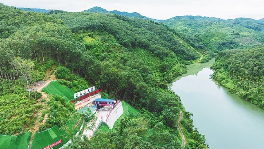 海南省牛路岭灌区工程总干渠2#隧洞贯通