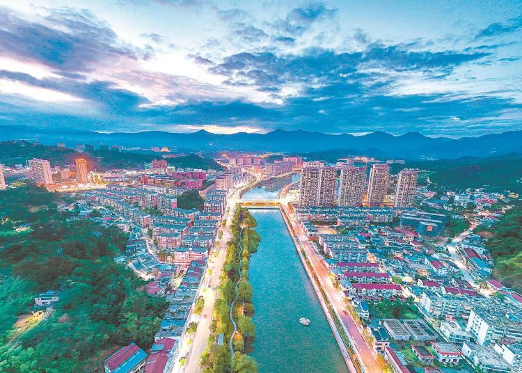 安徽岳西：灯火璀璨 夜景美如画