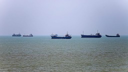 伊朗军方消息人士：霍尔木兹海峡仍然关闭