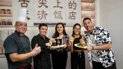 Transforming into Chefs to Showcase Talent — Fragrant Flavors and Canal Delights: International Youth Visit Wuqing