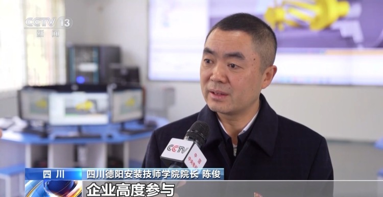 企业拥抱数智化 农民工如何转型高素质产业工人？