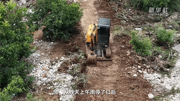 新华全媒+丨记者探访：河北易县洪涝抢修一线