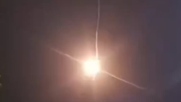 视频丨以色列拦截伊朗导弹失败 瞬间画面曝光_fororder_339dedf9-989d-4d81-b18a-2b58aad162ad