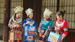 湖南城步“腊菜大王”助力苗乡腊味香飘万里