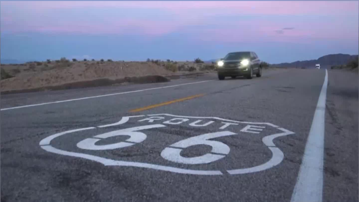 “谁都无法独善其身”：对伊动武将让美国66号公路百年庆典变冷清_fororder_图片2