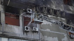 泽连斯基称俄军大规模袭击乌克兰 造成至少8人死亡