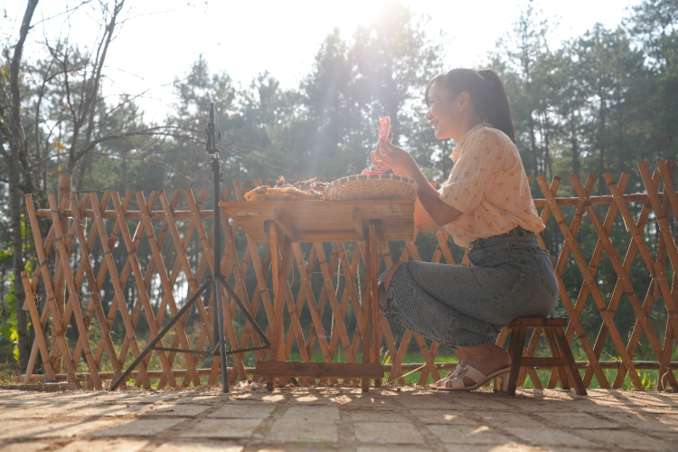 土货线上售 丰收又增收——湖南洞口县农村网红徐艳红的助农路_fororder_1