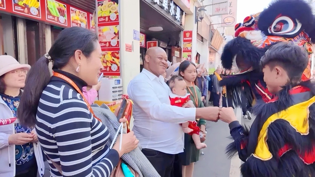 Global Teochew Community Reunites at Chaozhou's Qinglong Temple Fair: 'It's Great to Be Home!'_fororder_IMG_0298