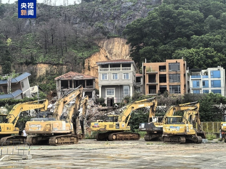 广州山体滑坡已致2人死亡 仍有5名被困人员在搜救中