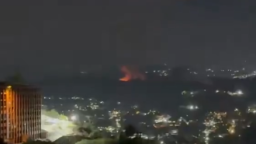 美军对委内瑞拉境内目标轰炸结束 地点包括军用机场等_fororder_f224b4018dbd460da5b0f74f7cac6e99