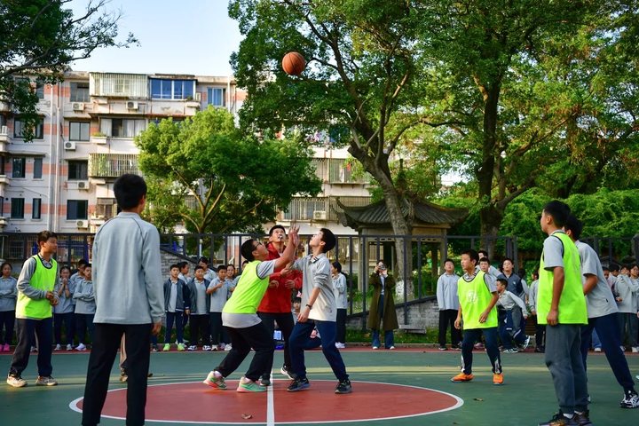宁波市镇海区仁爱中学：篮球赛场见证青春力量 五育并举共育时代新人